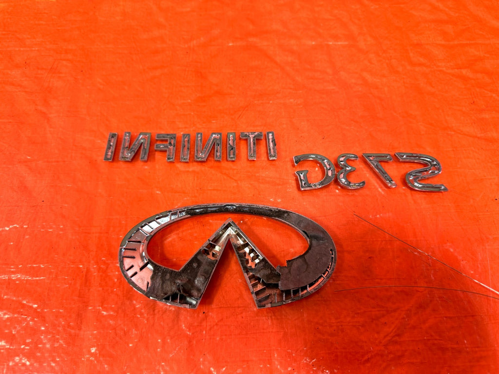 08 13 INFINITI G37 COUPE 2D   INFINITI G37 S & EMBLEM   TRUNK BADGE EMBLEM OEM7