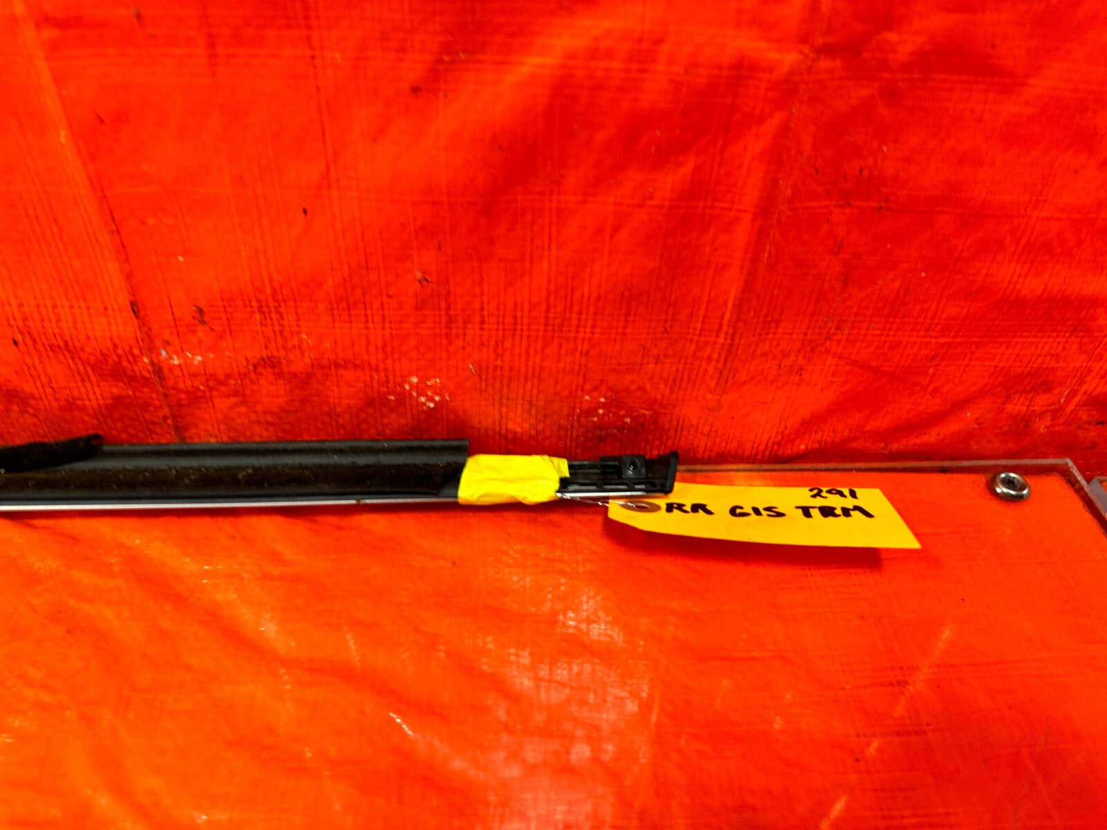 04 08 ACURA TSX   RIGHT REAR EXTERIOR WINDOW GLASS TRIM   OEM FACTORY #29110