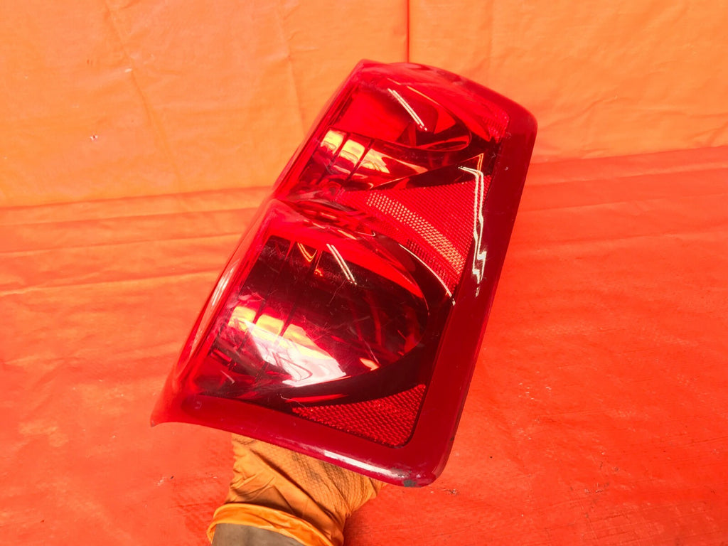 OEM 2008 2009 2010 DODGE DAKOTA PASSENGER RIGHT TAIL LIGHT LAMP 09 10 550776044