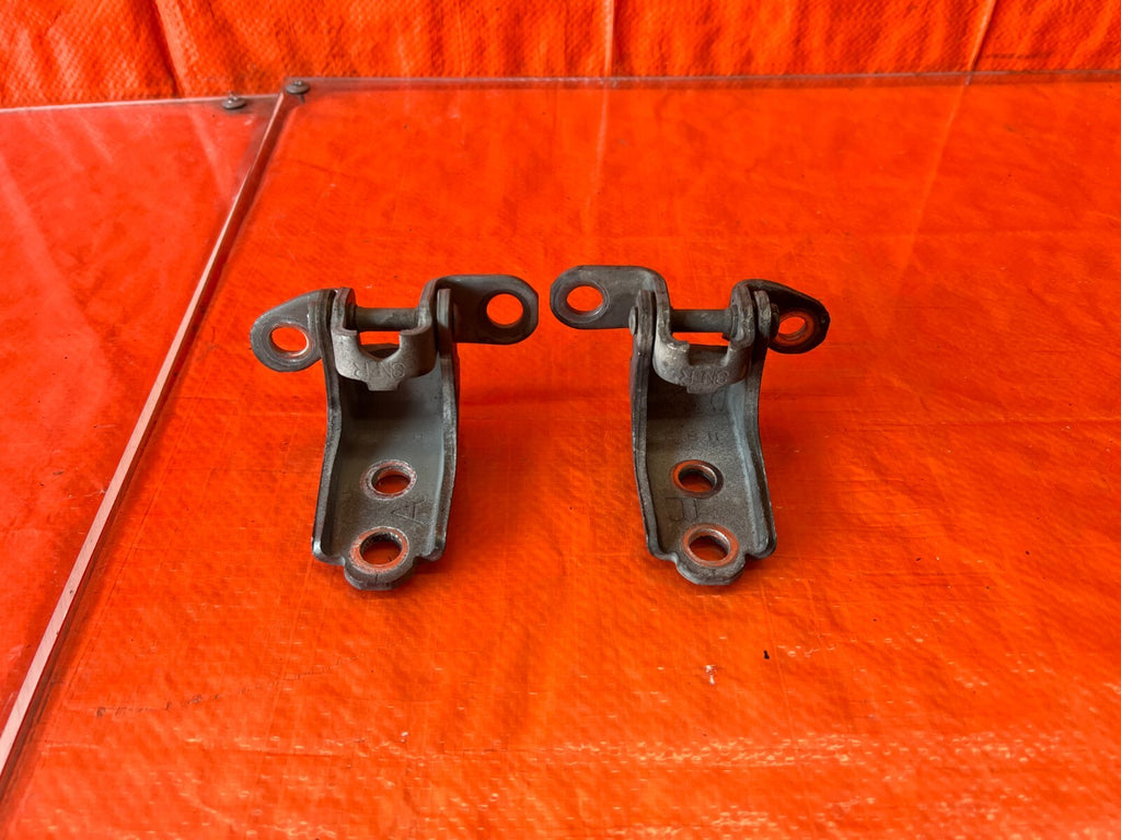02 06 ACURA RSX   PASSENGER RIGHT FRONT DOOR HINGE SET UPPER LOWER   OEM #1390