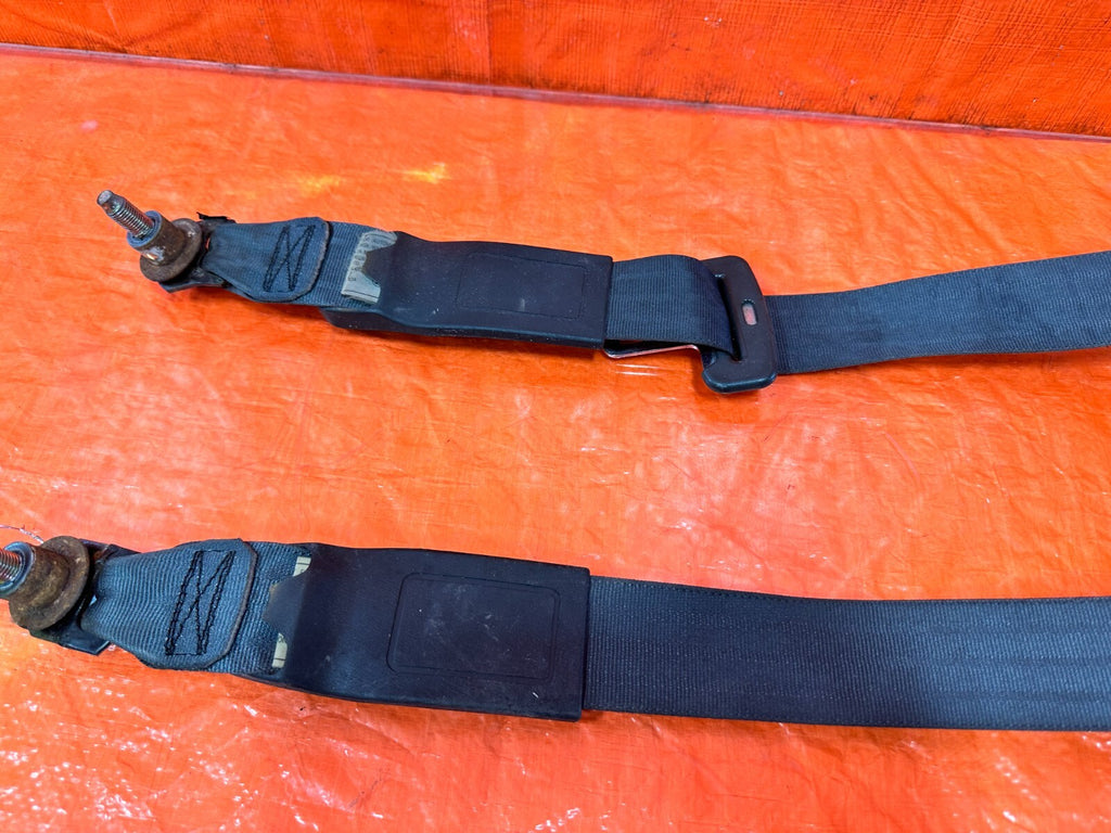 88 89 HONDA CRX DX SI   LEFT & RIGHT FRONT SEAT BELTS    OEM FACTORY #2777
