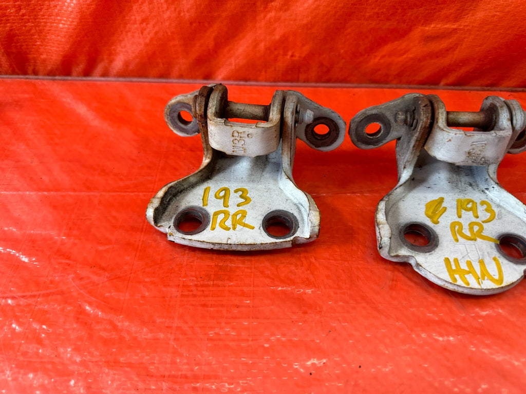 95 98 HONDA ODYSSEY PASSENGER RIGHT REAR UPPER & LOWER DOOR HINGES HINGE SET 1938