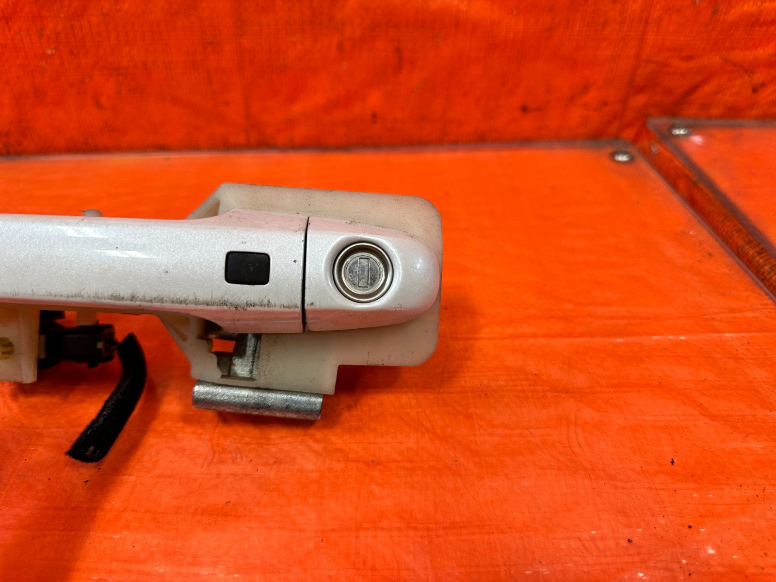 14 16 HYUNDAI GENESIS COUPE   LEFT EXTERIOR DOOR HANDLE   W/ SMART KEY   OEM 3261