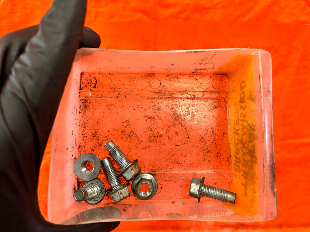 08 15 INFINITI G37 & Q60    2D COUPE   REAR TRANSMISSION BRACKET BOLTS OEM 2780