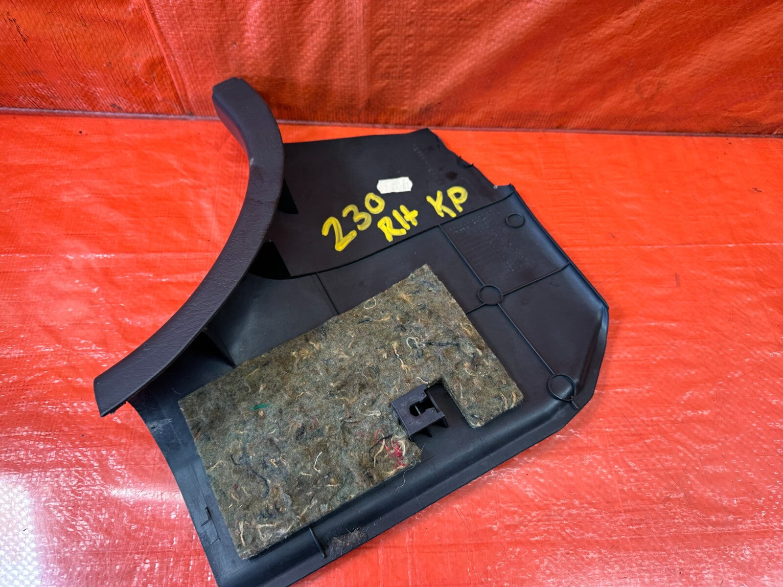 02 03 HONDA CIVIC SI EP3 HATCHBACK   KICK PANEL   PASSENGER RIGHT SIDE   OEM 2304