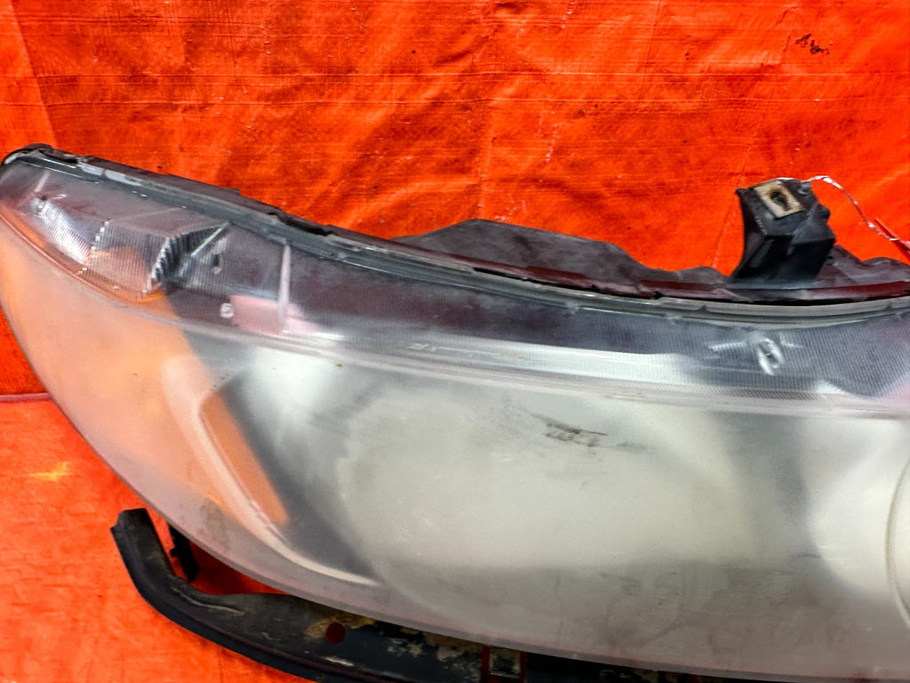 06-08 HONDA CIVIC SEDAN - RIGHT HEADLIGHT HEADLAMP W/ BRACKET COMPLETE OEM #3005