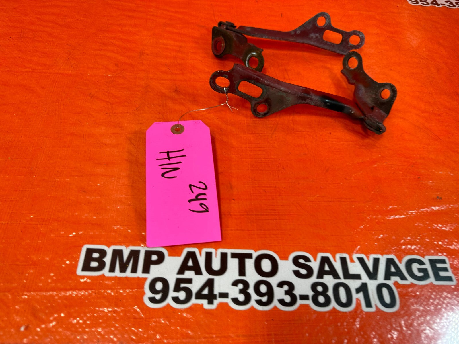 95 04 TOYOTA TACOMA   LEFT & RIGHT HOOD HINGES   OEM FACTORY #2494