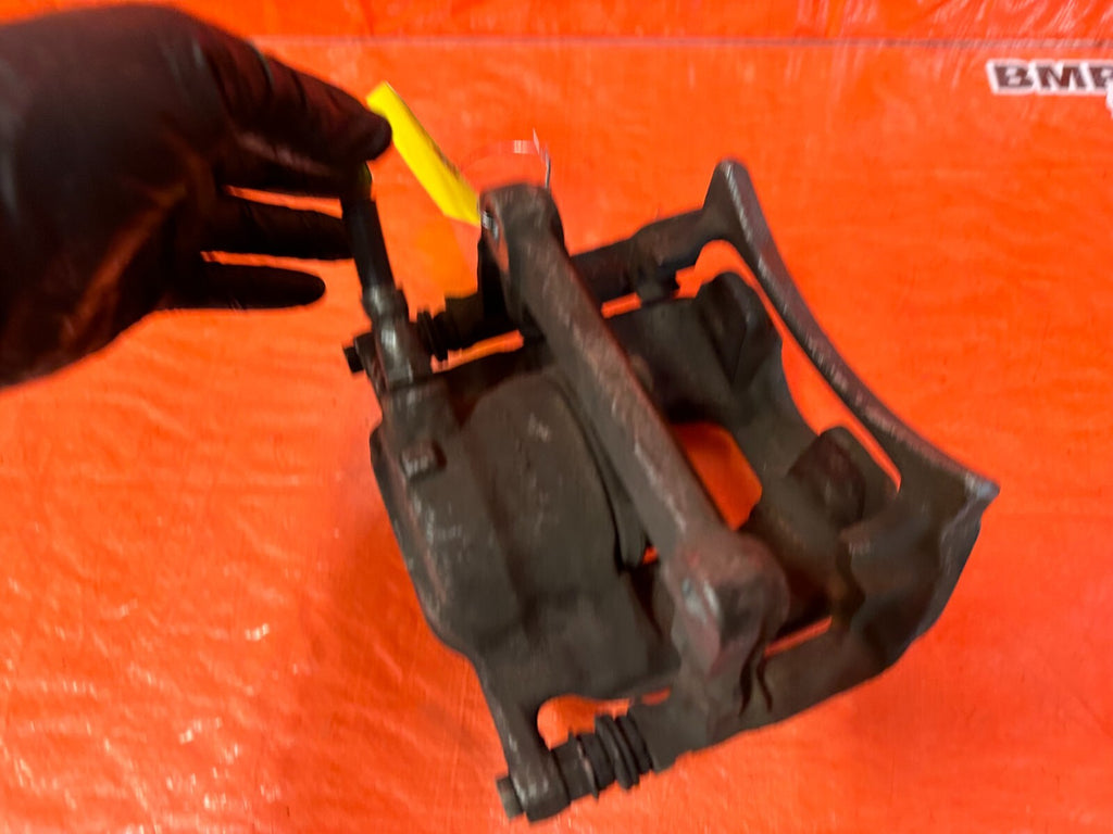 14 19 MERCEDES BENZ CLA 250   FWD ONLY   RIGHT FRONT BRAKE CALIPER   OEM9