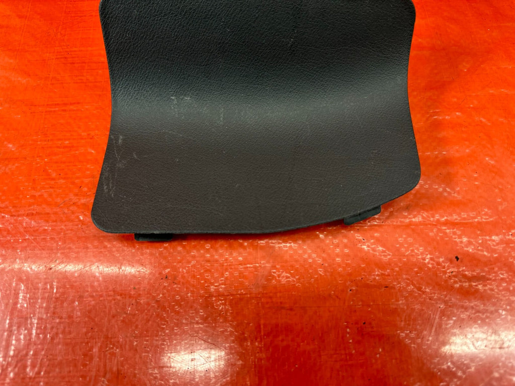 02 05 HONDA CIVIC SI EP3 HATCHBACK   TAIL LIGHT TRIM PLASTIC COVER RIGHT OEM 2134