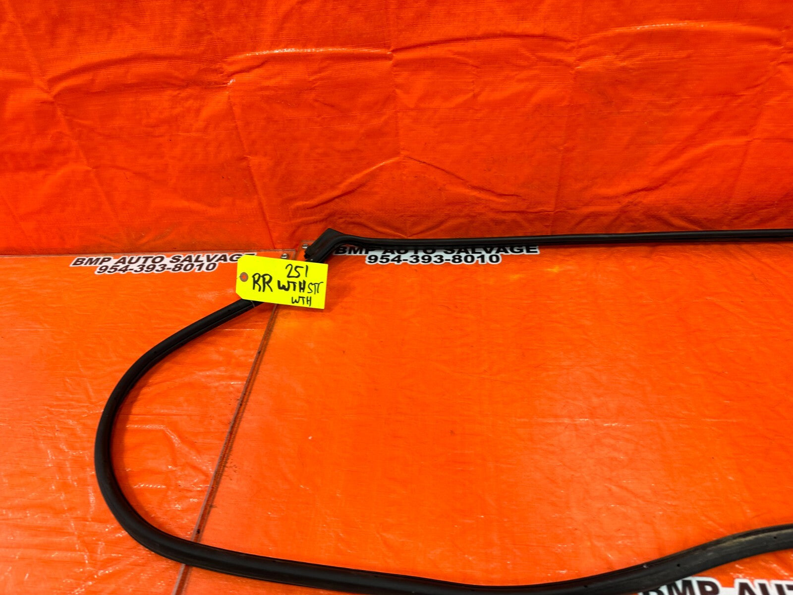 08 12 HONDA ACCORD SEDAN PASSENGER RIGHT REAR DOOR WEATHER STRIP RUBBER OEM 2514