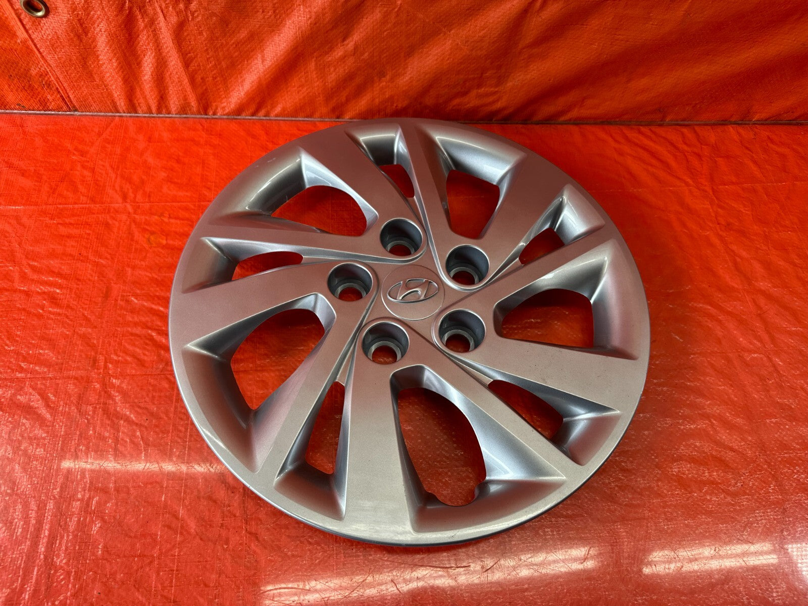 17 20 HYUNDAI ELANTRA NEW PLASTIC FACTORY HUB CAP WHEEL COVER TRIM 52960 F20009