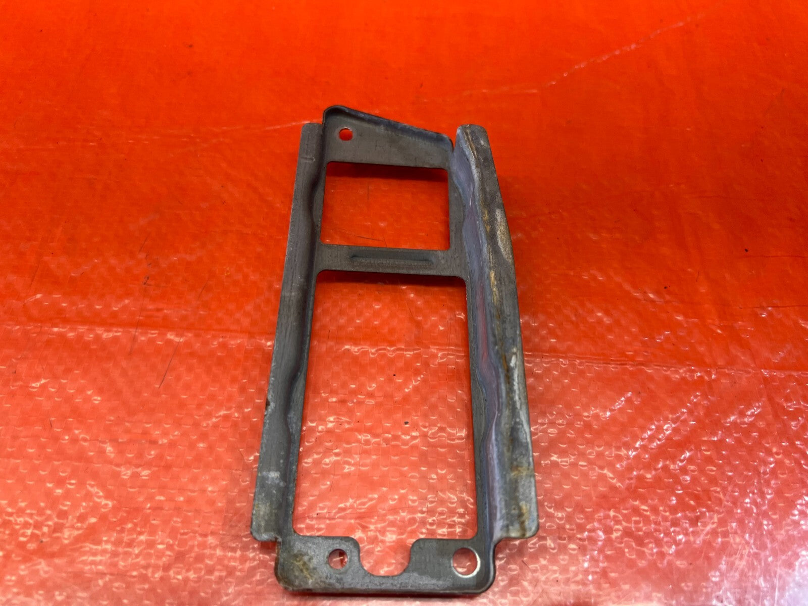 93 97 HONDA DEL SOL   WINDOW SWITCH DOOR PANEL BRACKET   RIGHT SIDE   OEM #1465