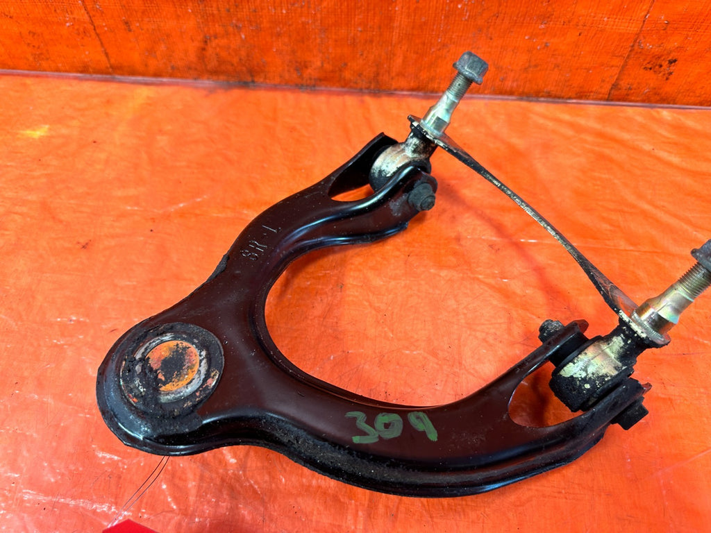 94 01 ACURA INTEGRA DRIVER LEFT FRONT SPINDLE KNUCKLE HUB & LOWER CONTROL ARM 0916