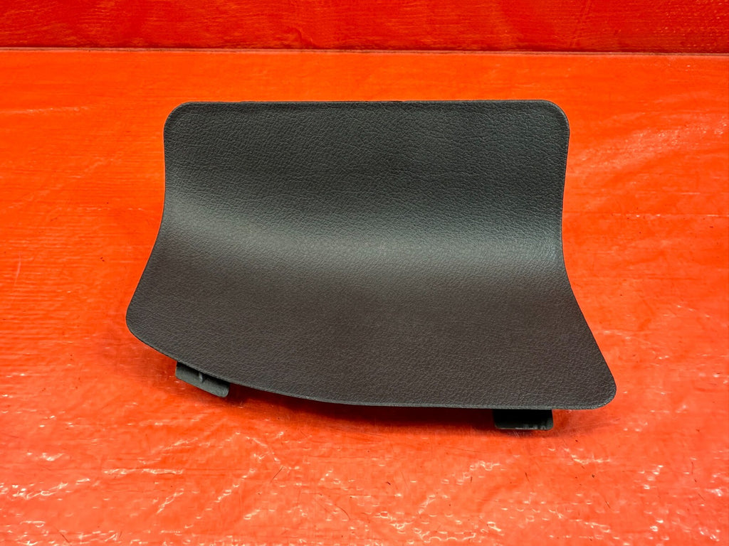 02 05 HONDA CIVIC SI EP3 HATCHBACK   TAIL LIGHT TRIM PLASTIC COVER LEFT OEM #1866