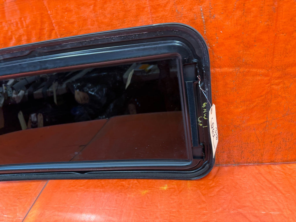 08 15 INFINITI G37 & Q60 COUPE   SUNROOF MOONROOF SLIDING ROOF GLASS   OEM #32810