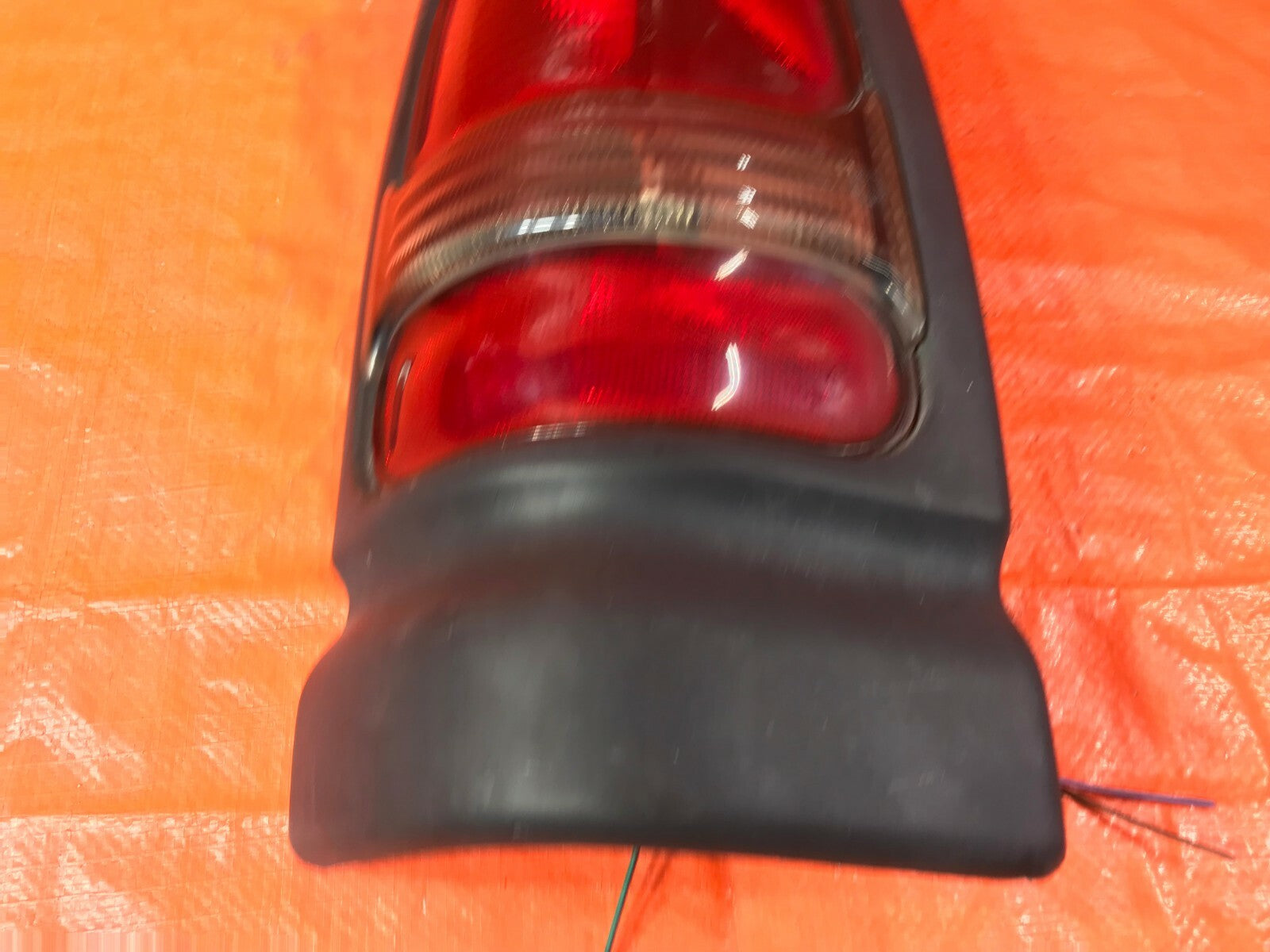 OEM 1998 1999 2000 DODGE RAM 1500 PASSENGER RIGHT TAIL LIGHT LAMP 98 99 550552201
