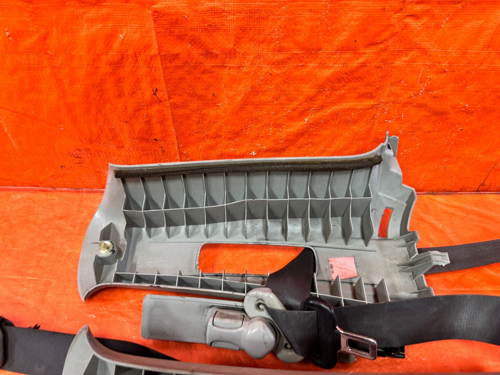 02 05 HONDA CIVIC SI EP3 HATCHBACK   LEFT & RIGHT FRONT SEAT BELTS   OEM #3089