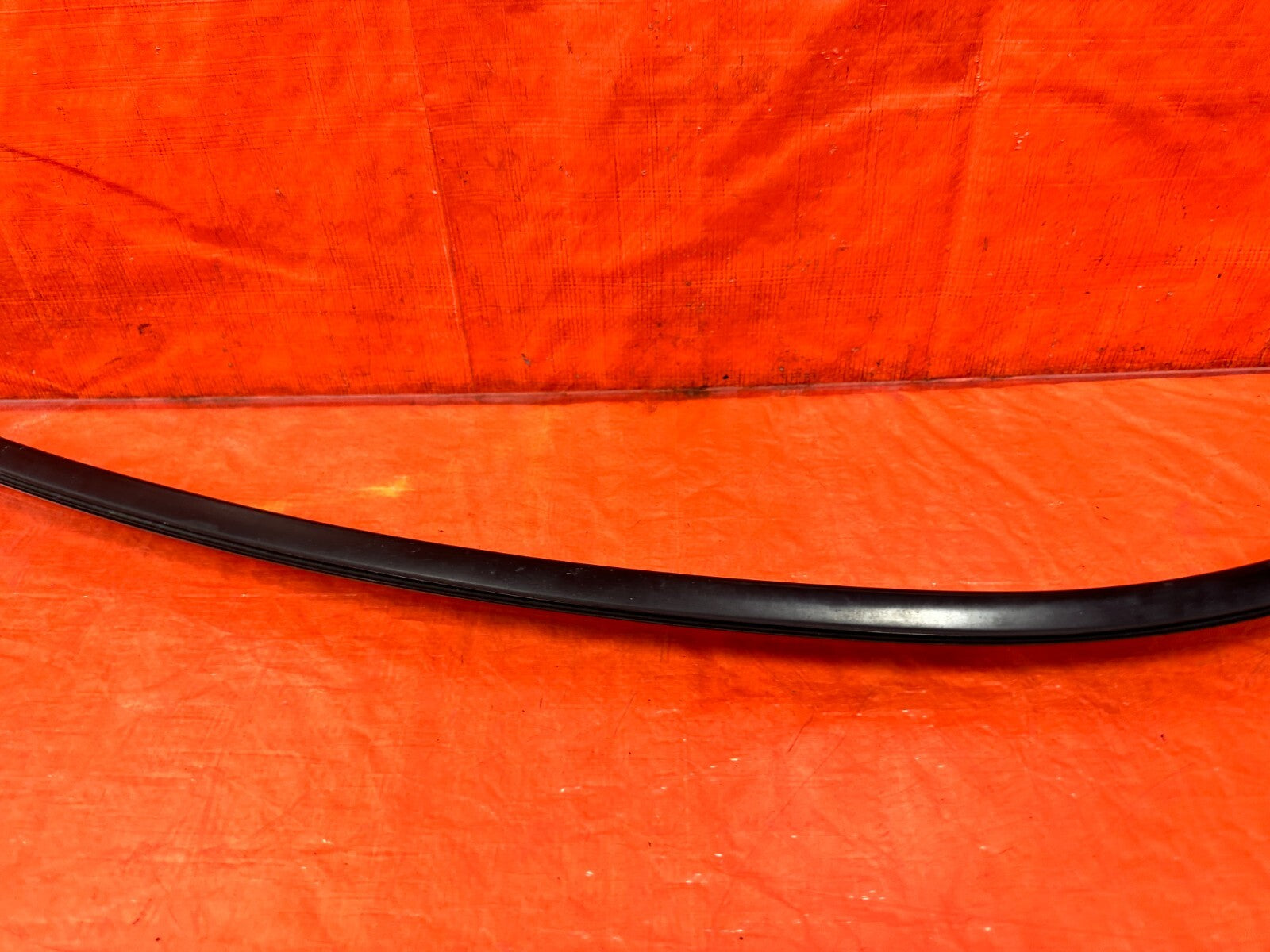 FRS BRZ & 86   DRIVER LEFT UPPER GLASS TRIM DRIP  RETAINER   OEM #2933