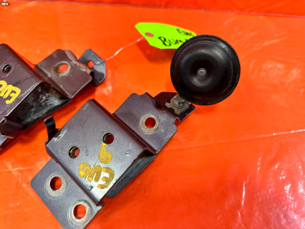 03 06 LANCER EVOLUTION VIII 8 EVO IX 9   LEFT & RIGHT RADIATOR SUPPORT BRACKETS5