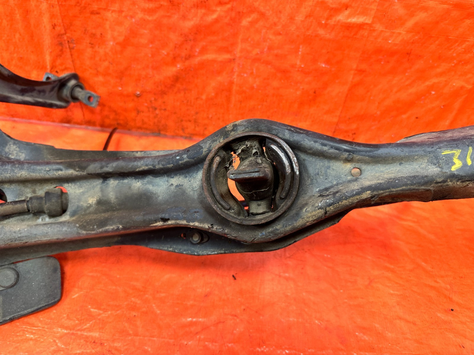 90 91 HONDA CIVIC HATCHBACK   PASSENGER RIGHT REAR TRAILING ARM LOWER ARM   OEM2