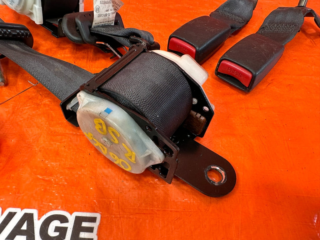 02 06 ACURA RSX TYPE S & BASE   REAR SEAT BELT SET LEFT RIGHT BLACK OEM #06DC54