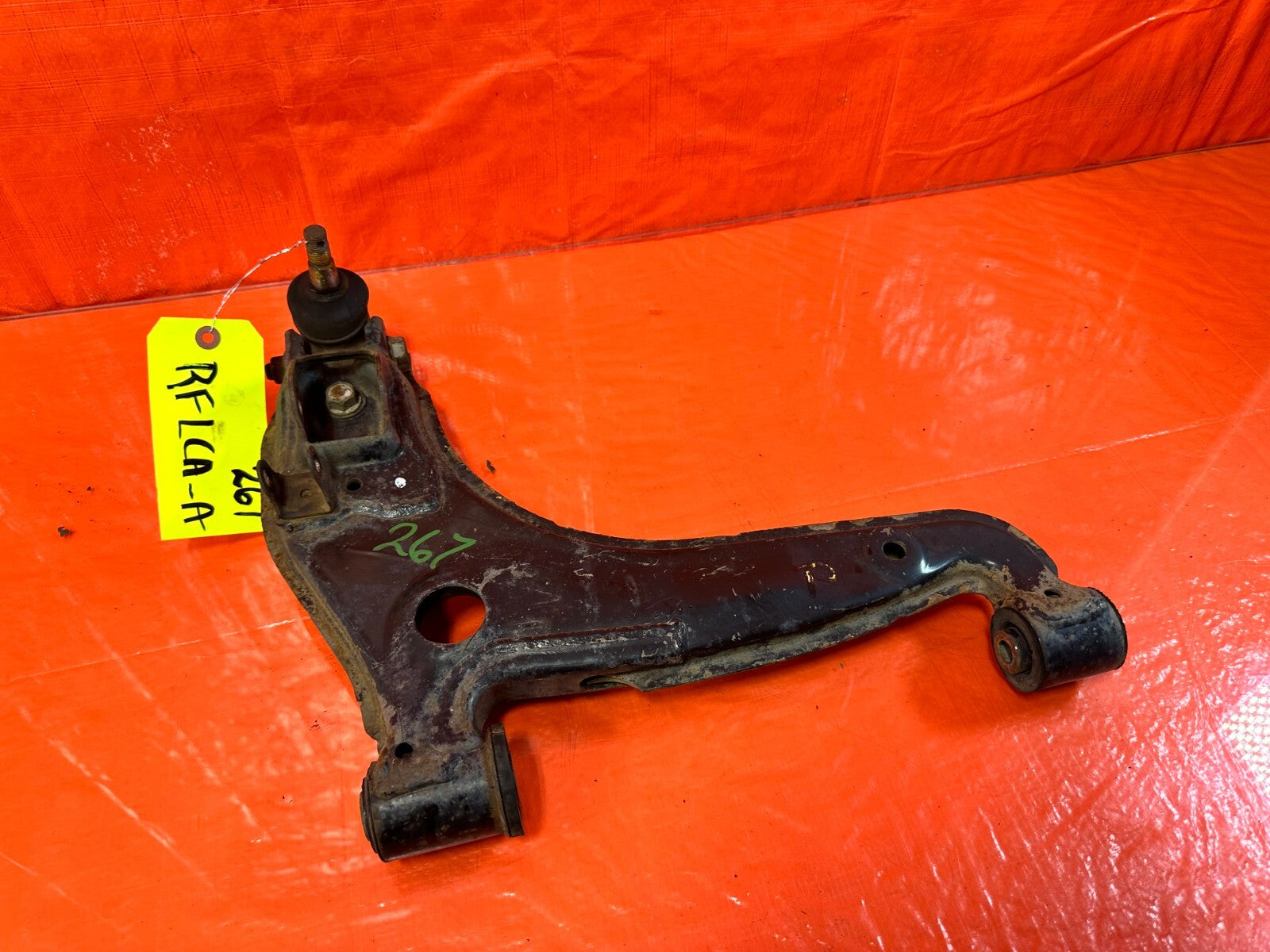 90 95 MAZDA MX 5 MIATA   PASSENGER RIGHT FRONT LOWER CONTROL ARM   OEM #2670