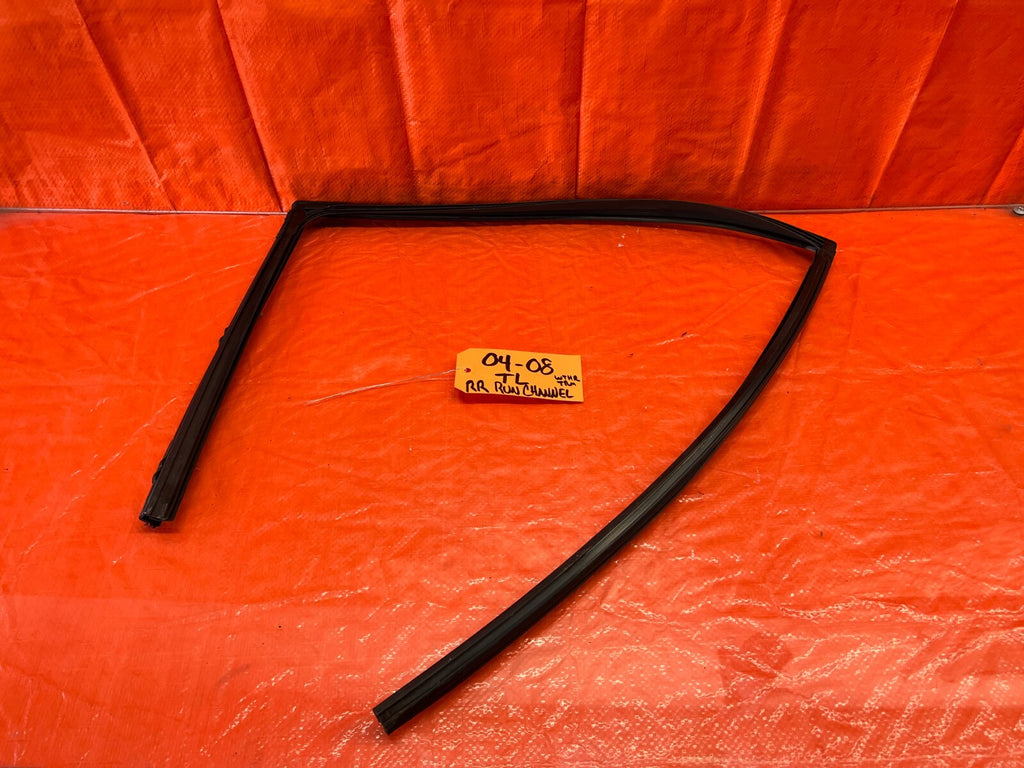 04 08 ACURA TL   PASSENGER RIGHT REAR WEATHER STRIP RUN CHANNEL   OEM #2344