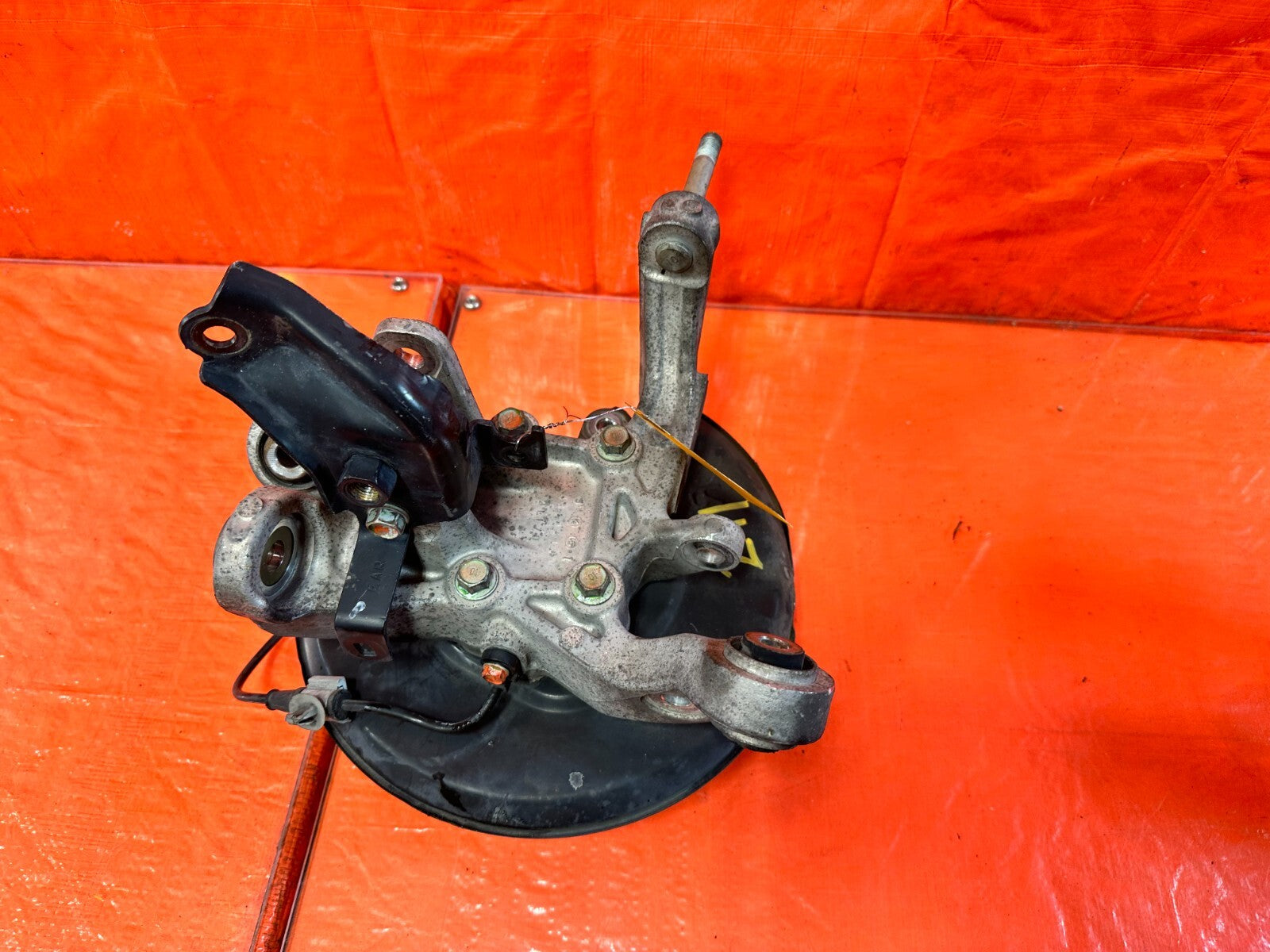 04 08 ACURA TSX   PASSENGER RIGHT REAR   SPINDLE KNUCKLE HUB  OEM 2917