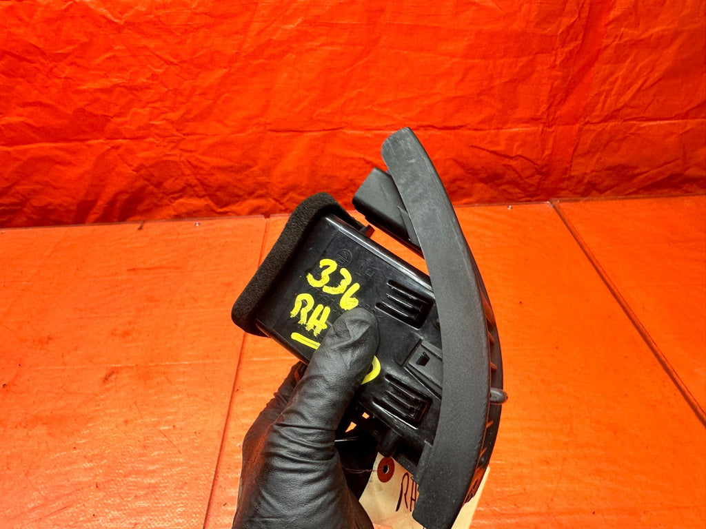 97 01 HONDA PRELUDE 2.2L PASSENGER RIGHT DASH DASHBOARD AC A/C AIR VENT #3368