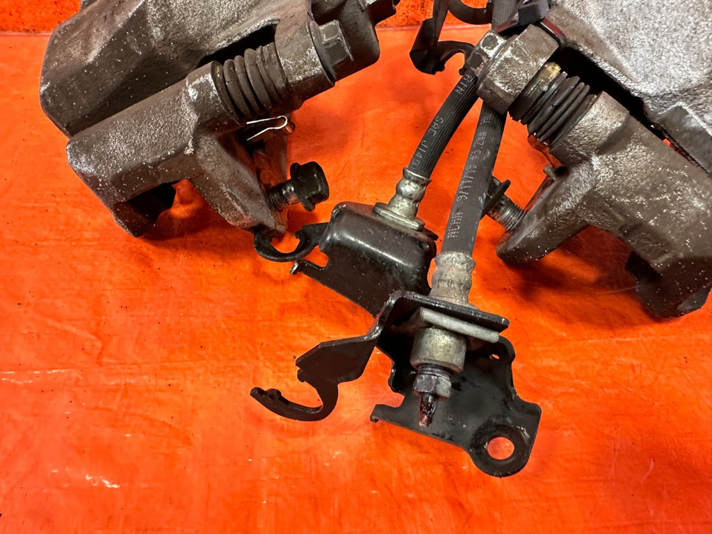 18 22 HONDA ACCORD 1.5L   LEFT AND RIGHT FRONT BRAKE CALIPERS   OEM FACTORY 32410
