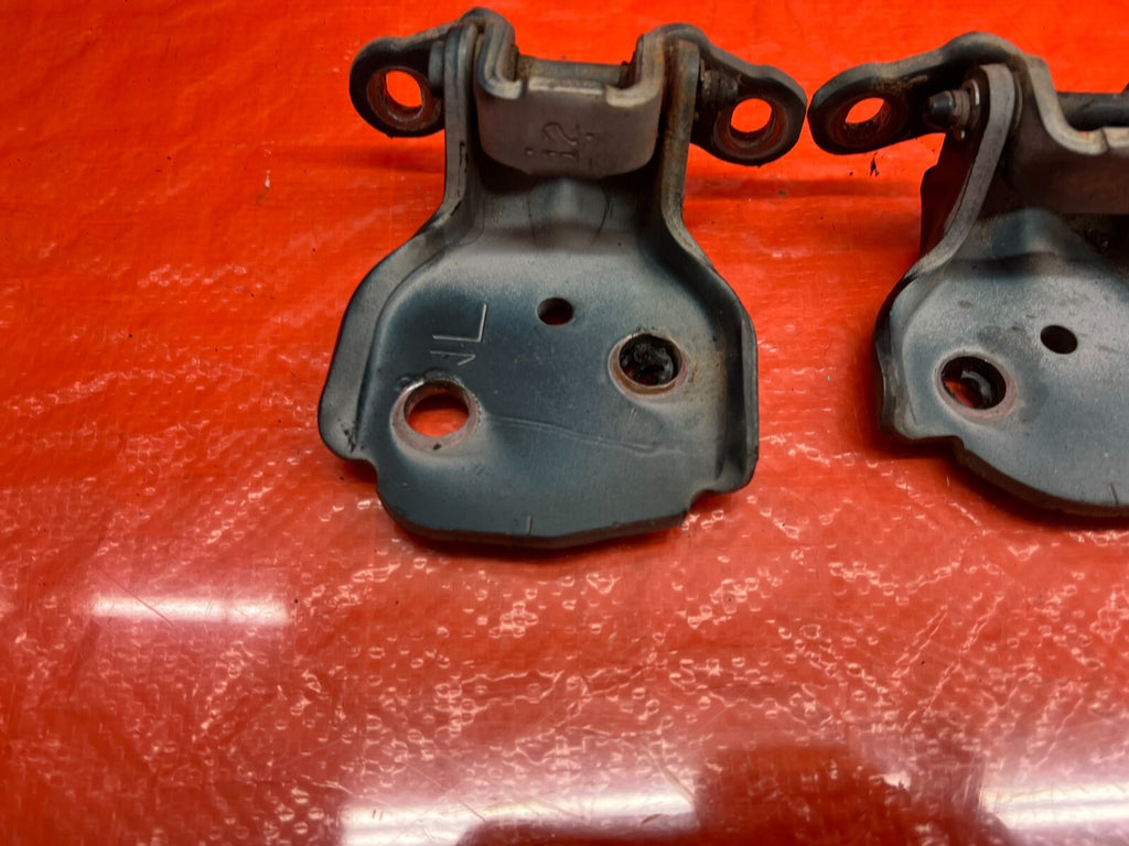 90 01 ACURA INTEGRA SEDAN 4D   DOOR HINGE SET UPPER & LOWER LEFT FRONT OEM #1618