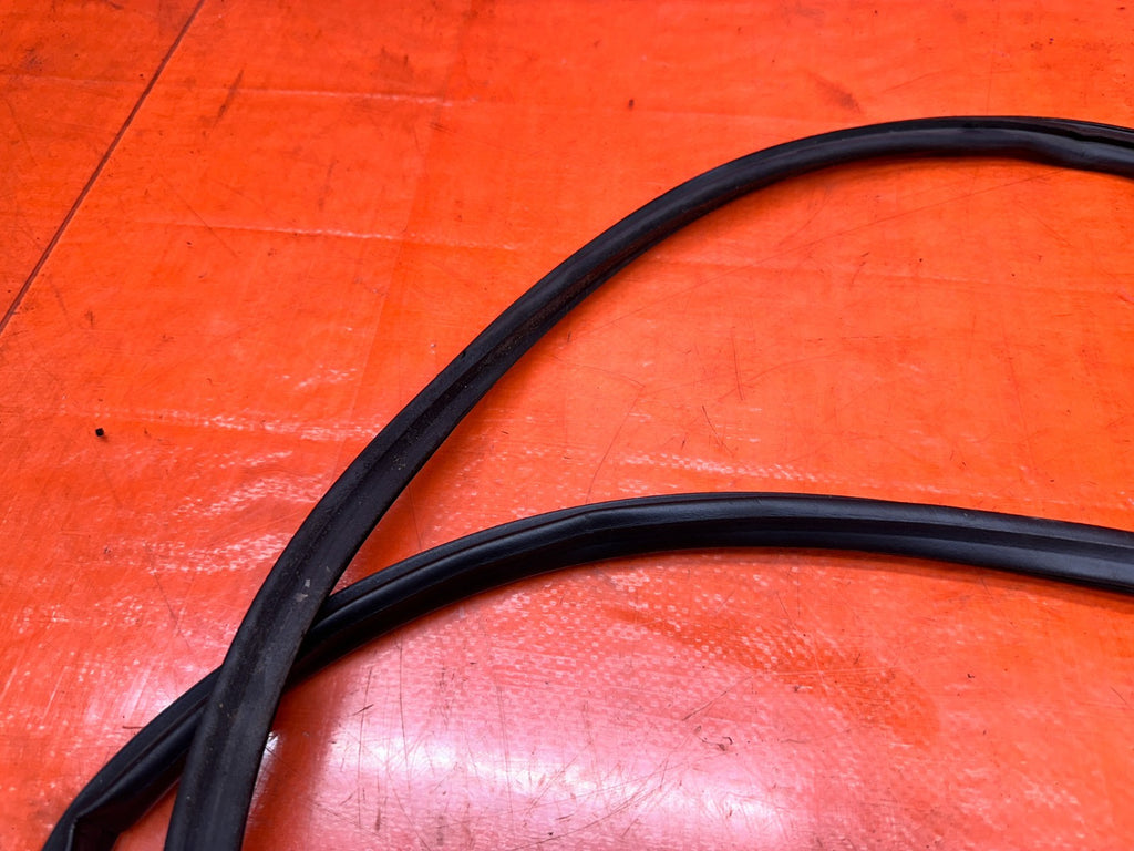1994-2001 ACURA INTEGRA 2D PASSENGER RIGHT DOOR WEATHERSTRIP SEAL OEM #3499