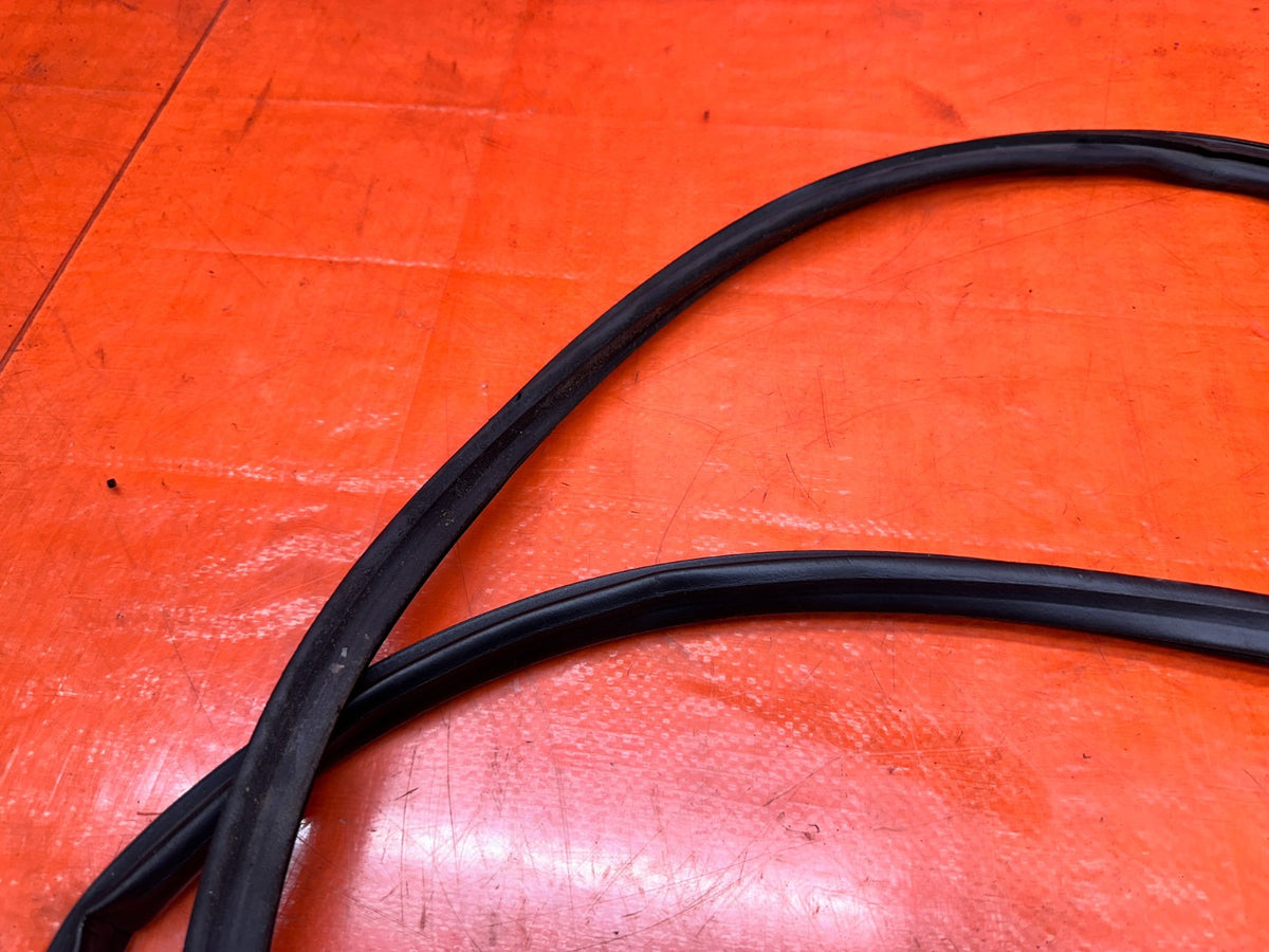 1994-2001 ACURA INTEGRA 2D PASSENGER RIGHT DOOR WEATHERSTRIP SEAL OEM #3499
