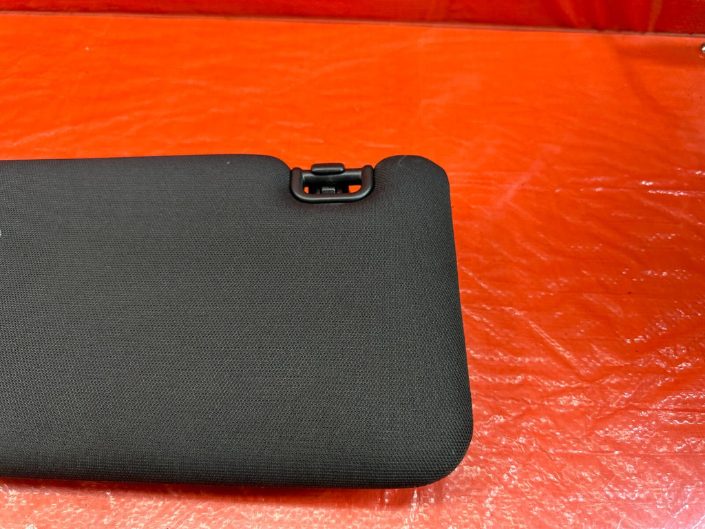 15 21 SUBARU WRX & STI   SUN VISOR   PASSENGER RIGHT   BLACK   NON EYESIGHT #1824