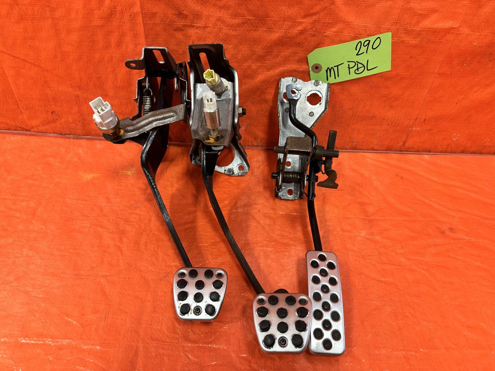 00 05 HONDA S2000   PEDAL SET   GAS BRAKE & CLUTCH PEDALS W ALL SENSORS OEM #2900