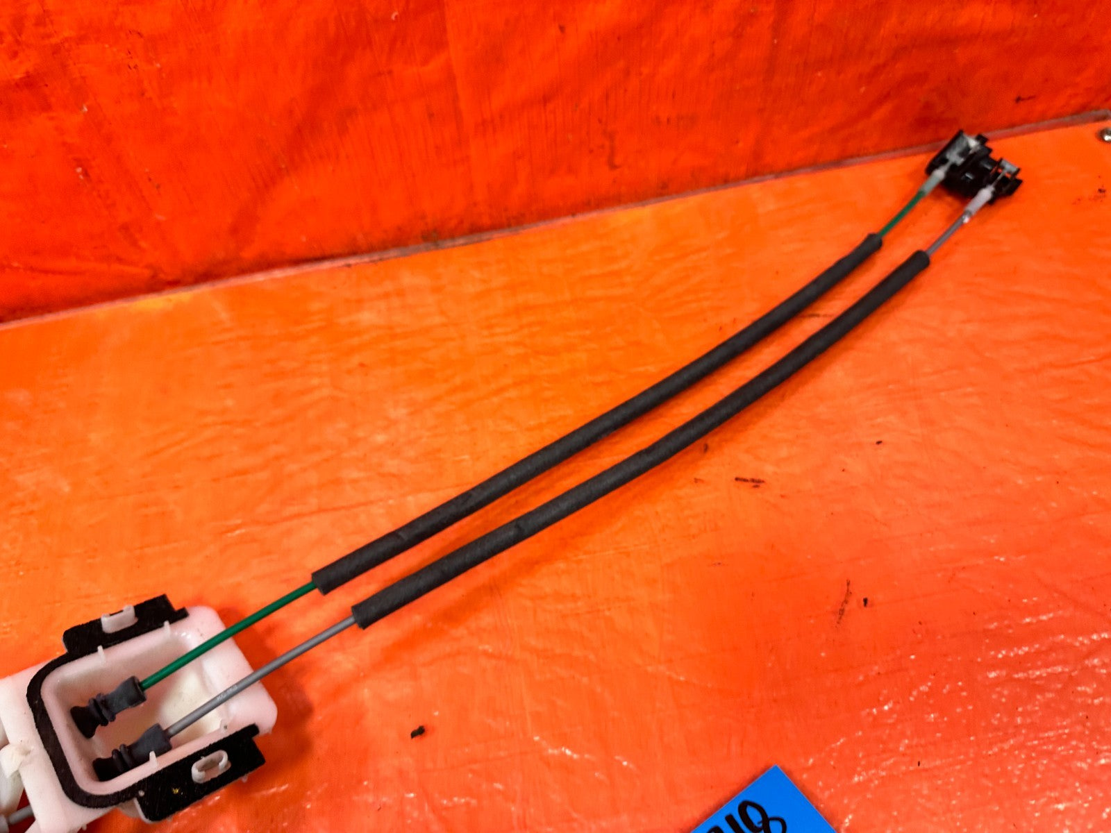 10 16 HYUNDAI GENESIS COUPE   PASSENGER RIGHT FRONT DOOR LOCK ACTUATOR   OEM 3185