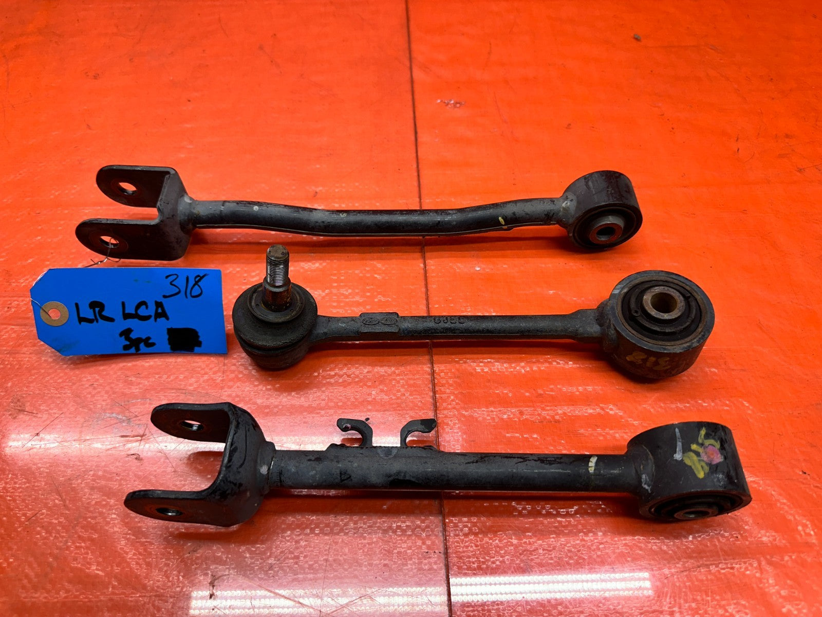 13 16 HYUNDAI GENESIS COUPE   DRIVER LEFT REAR LOWER CONTROL ARMS    OEM 318 18