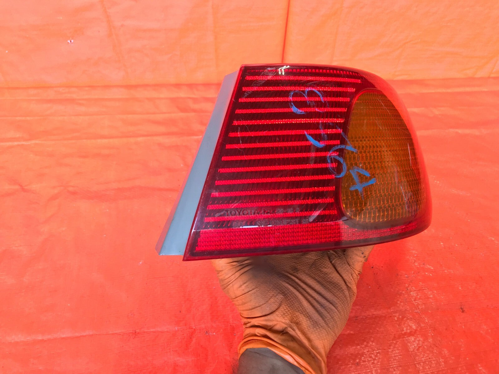 OEM 2000 2001 2002 TOYOTA COROLLA PASSENGER RIGHT TAIL LIGHT OUTER LAMP R RH   0