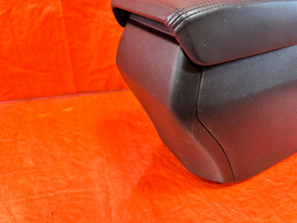 09 14 ACURA TSX   ARM REST / CENTER CONSOLE STORAGE COMPARTMENT   BLACK OEM #27911