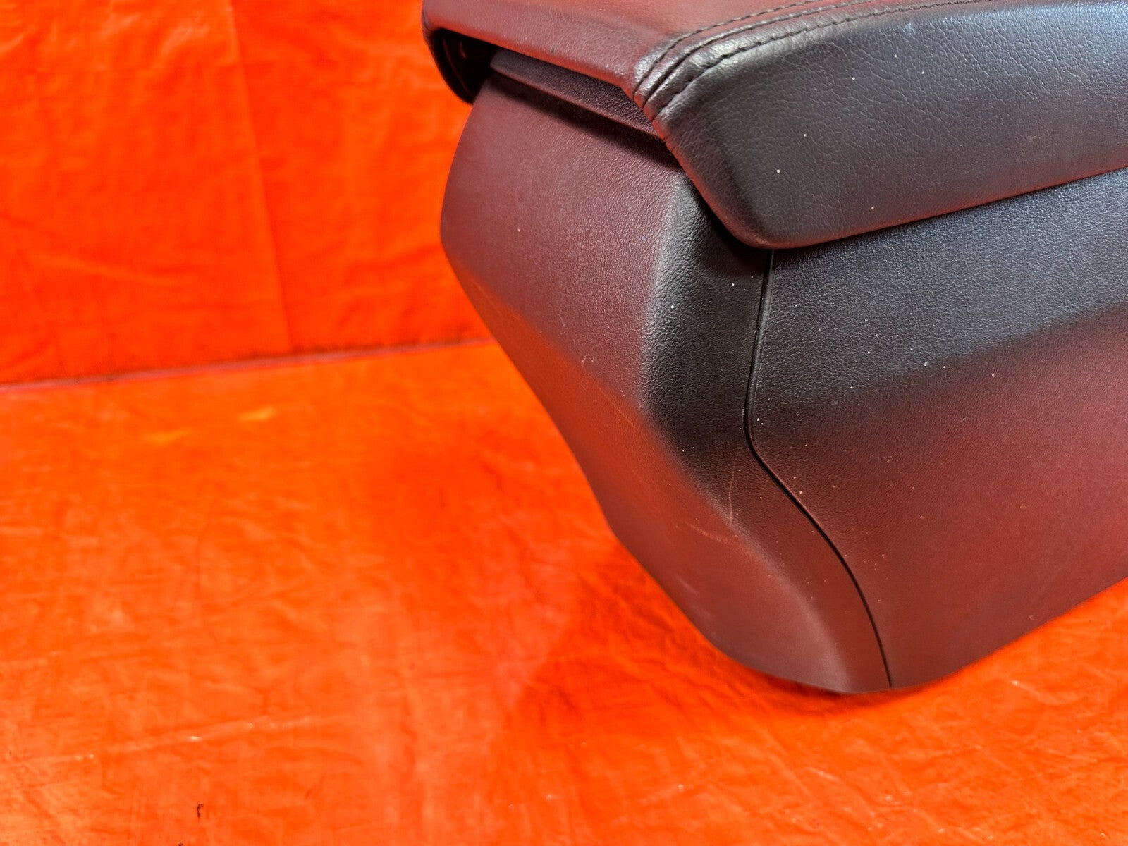 09 14 ACURA TSX   ARM REST / CENTER CONSOLE STORAGE COMPARTMENT   BLACK OEM #27911