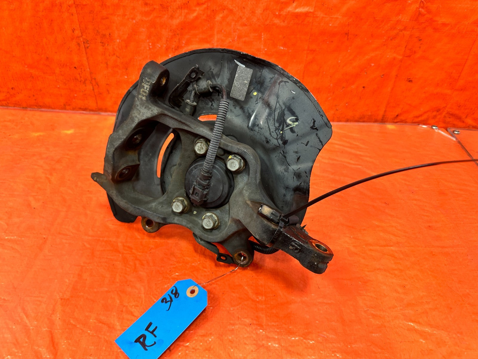 13 16 HYUNDAI GENESIS COUPE   PASSENGER RIGHT FRONT SPINDLE KNUCKLE HUB OEM 3184