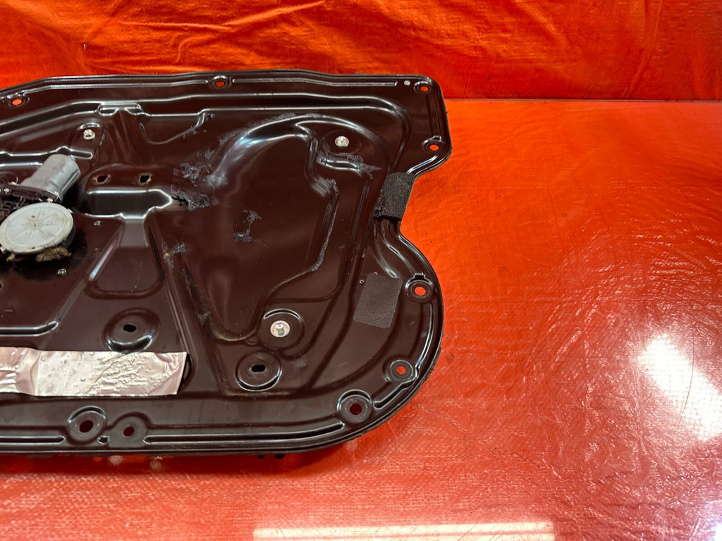 09 13 INFINITI  G37 SEDAN PASSENGER RIGHT FRONT WINDOW REGULATOR W MOTOR OEM 2381
