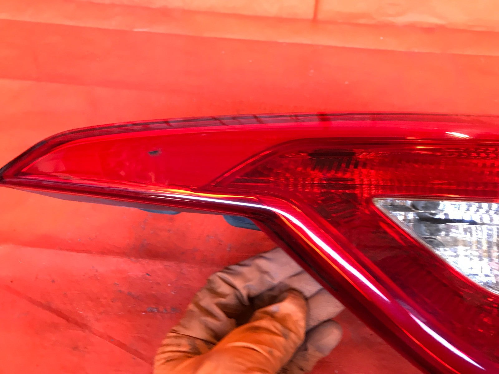 OEM 2016 2017 HYUNDAI SONATA PASSENGER RIGHT INNER TAIL LIGHT LAMP TRUNK NON LED3