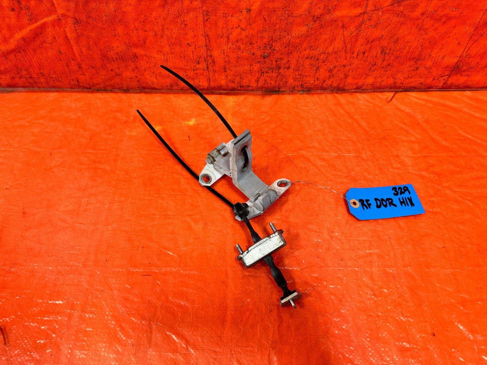 INFINITI G37 CONVERTIBLE PASSENGER RIGHT FRONT DOOR HINGE SET UPPER LOWER 3290