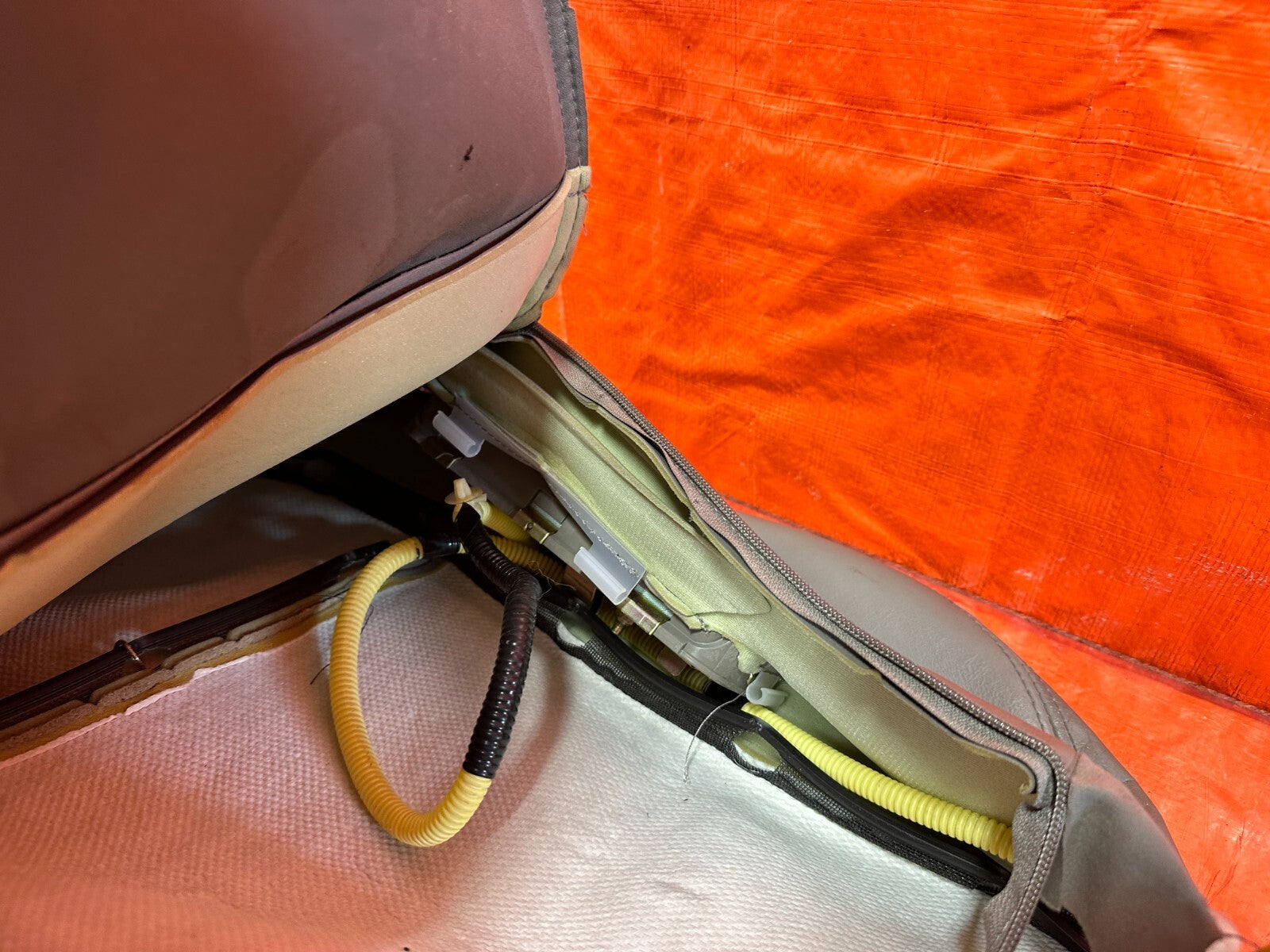 02 04 ACURA RSX   GRAY   RIGHT FRONT UPPER SEAT SKIN LEATHER COVER OEM 25413