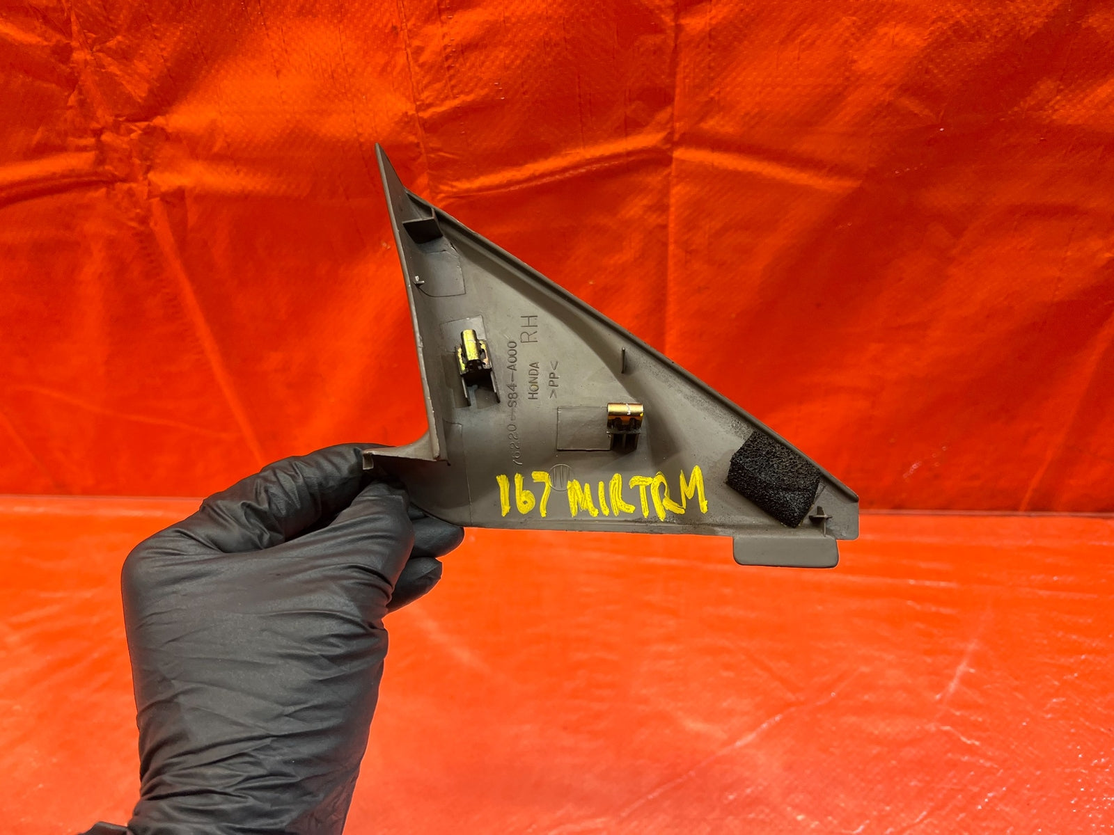 99 02 HONDA ACCORD EX SEDAN   INTERIOR MIRROR TRIM COVER PLASTIC   RIGHT   TAN10