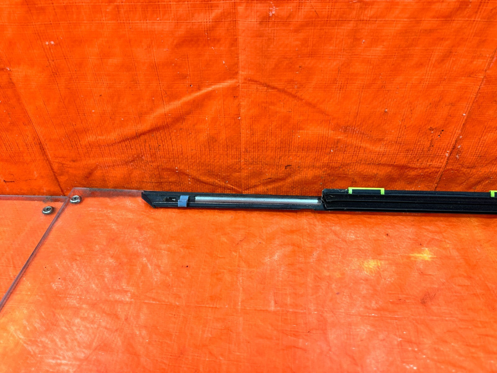 96 00 HONDA CIVIC SEDAN 4D   DRIVER LEFT FRONT EXTERIOR WINDOW GLASS TRIM OEM 975