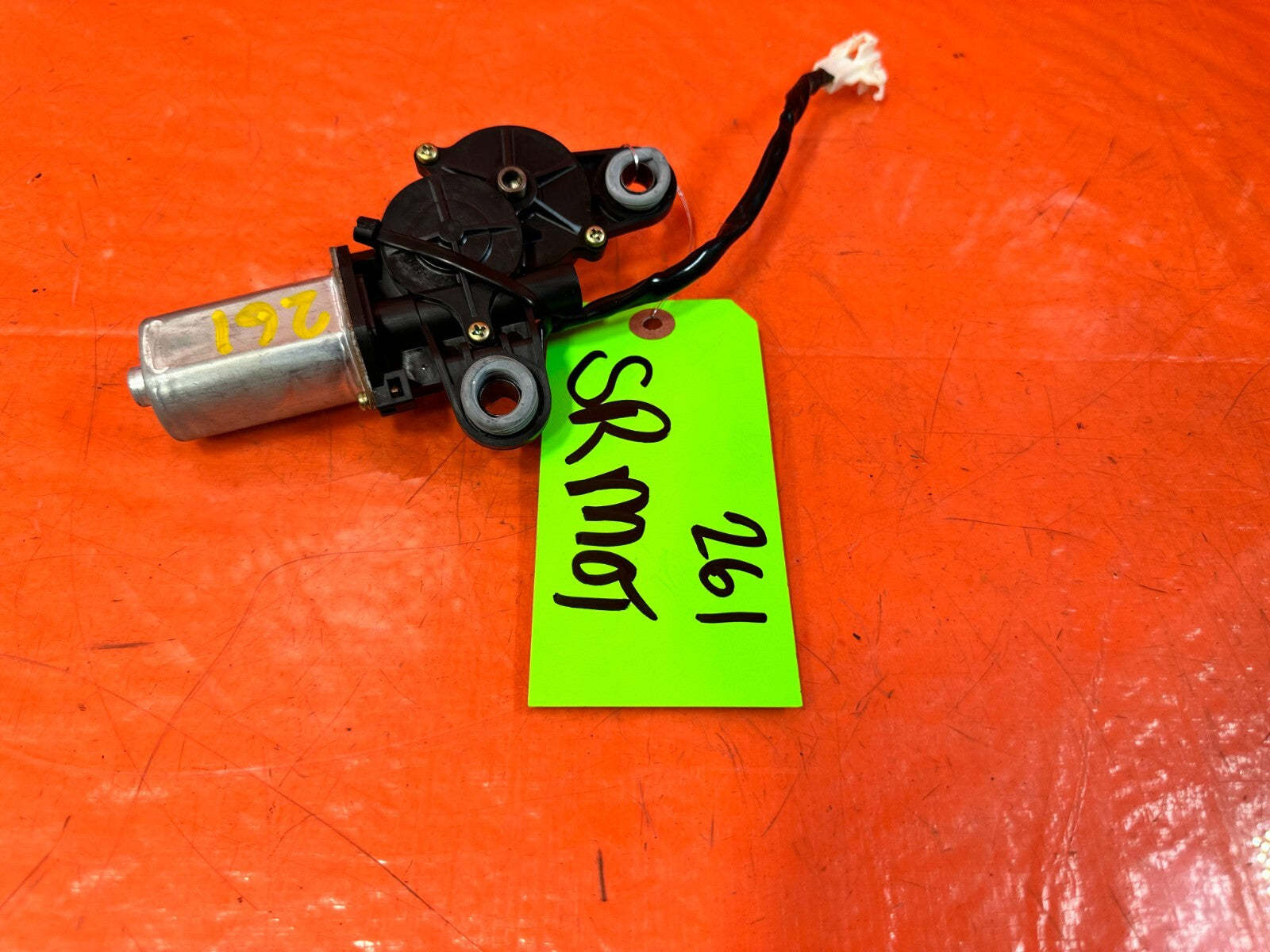 02 10 LEXUS SC430   CONVERTIBLE FRONT CENTER LATCH MOTOR   OEM FACTORY #2614