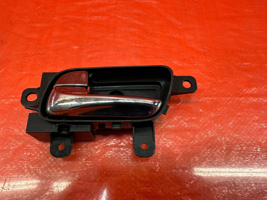 08 15 INFINITI G37 & Q60 COUPE DRIVER LEFT INTERIOR DOOR HANDLE W/ TRIM OEM #1905