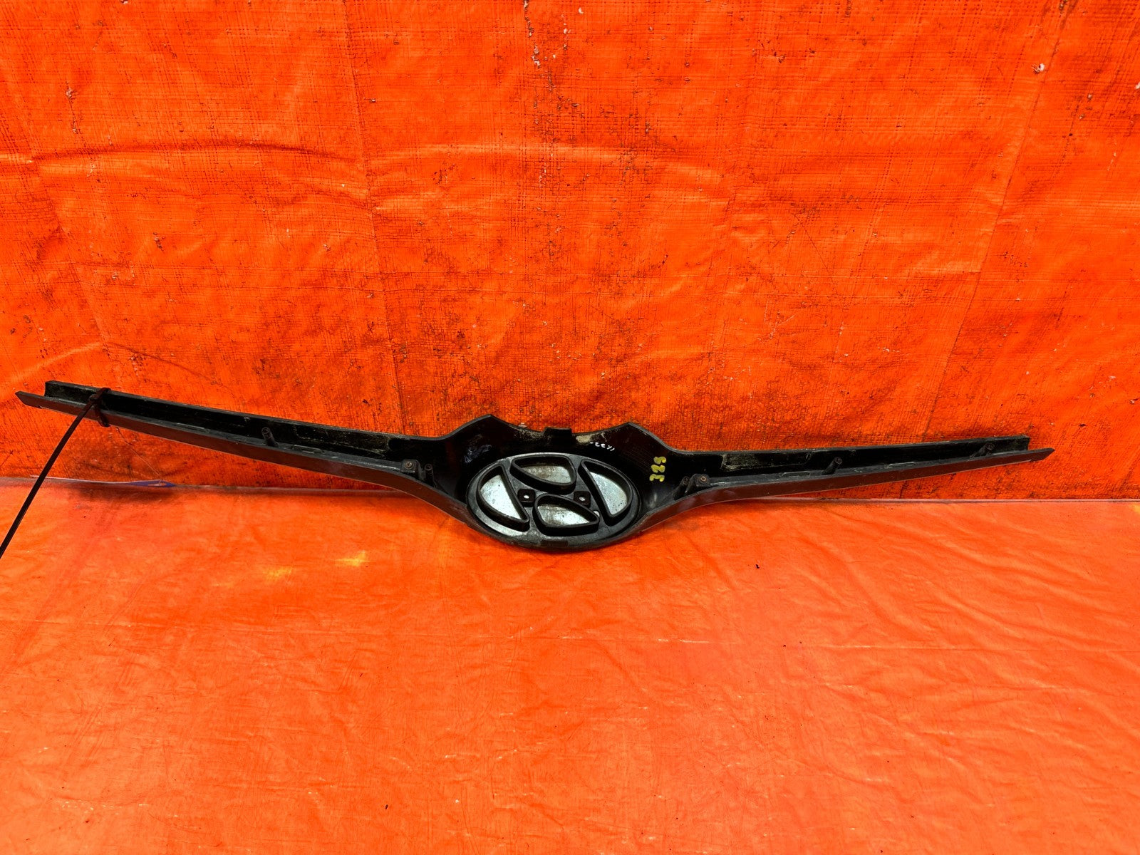 13 16 HYUNDAI GENESIS COUPE   FRONT GRILLE W/ TRIM   OEM #3258